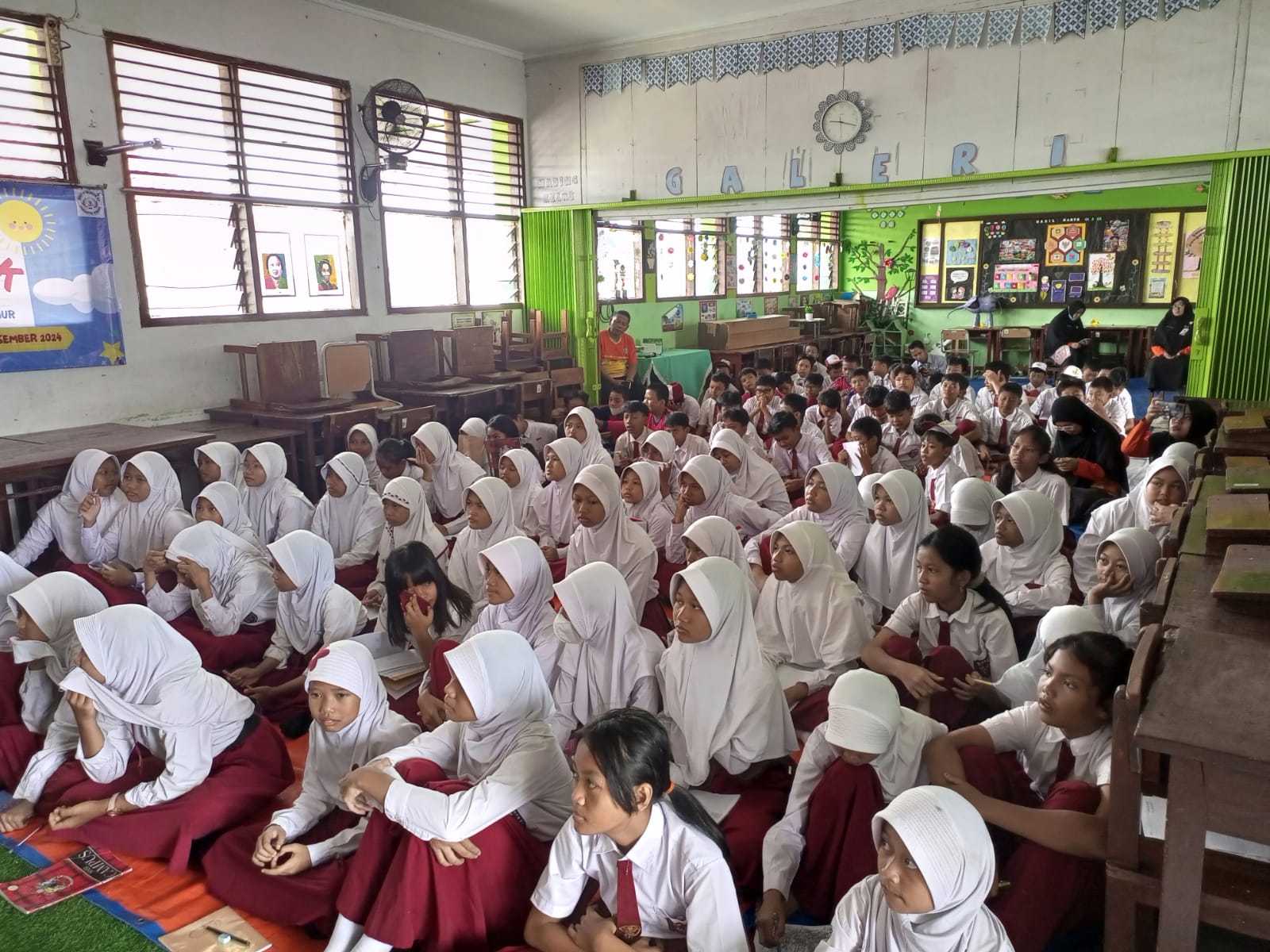 Wisata LiterAsyik Ke SDN Cibubur 03